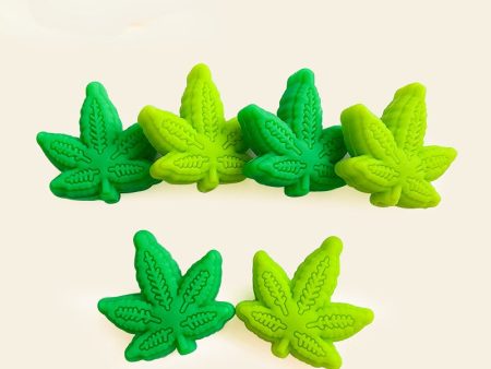 Wholesale 10PCS Maple Leaf Silicone Focal beads Fashion