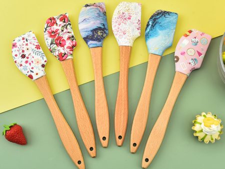 Wholesale Medium Spatula Wooden Handle Baking Tool on Sale