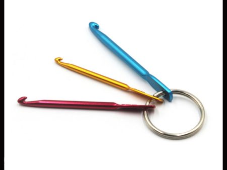 Wholesale 100pcs Aluminum Oxide Metal Single Head Braided Key Ring Portable Crochet Hook For Sale