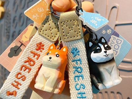 Wholesale Wood Carved Resin Dog Figure Keychain on Sale