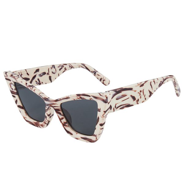 Wholesale Retro Triangular Cat Eye PC Sunglasses Cheap