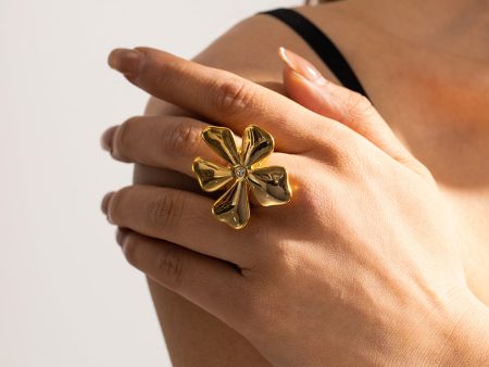 Wholesale Vintage Stainless Steel Daffodil Embossed Ring Cheap